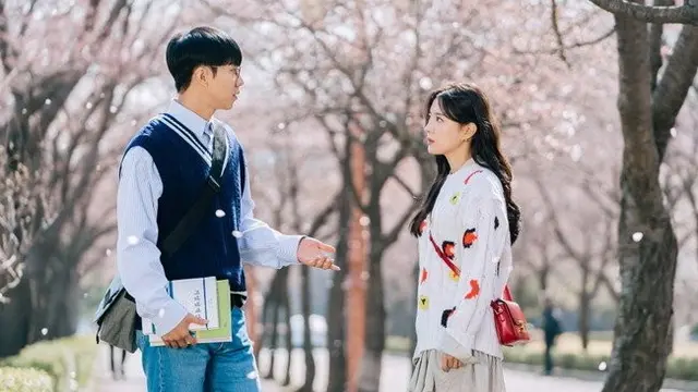 Lee Seung Gi dan Lee Se Young. (Foto: AllKpop)