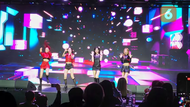 ITZY di Peluncuran Coca-Cola K-Wave Zero Sugar Sekaligus Meluncurkan Music Video 'Like Magic' di Fairmont Ambassador Seoul Hotel di Yeoui-daero, Yeongdeungpo-gu, Seoul pada Selasa, 21 Februari 2024. (Aditya Eka Prawira/Liputan6.com/Seoul)