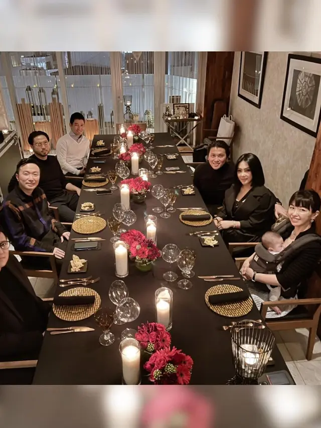 6 Momen Dinner Romantis Syahrini dan Reino Barack, Rayakan Anniversary Ke-2