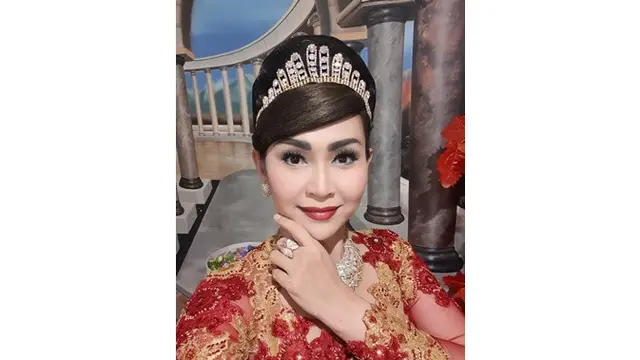7 Potret Terbaru Ratna Listy, Artis yang Kini Jadi Paranormal