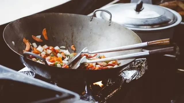 Ilustrasi Wajan/Photo by Clem Onojeghuo on Unsplash