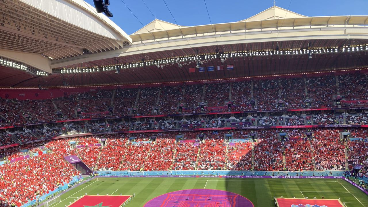 Kondisi Stadion di Qatar yang Tidak Terisi Penuh.