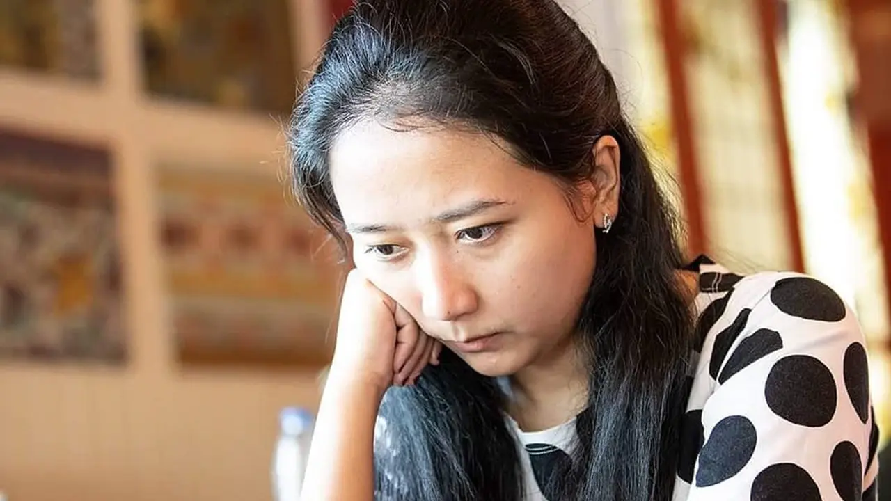 Gaya GM Irene Sukandar saat Main Catur, Penuh Konsentrasi