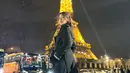 Dalam unggahannya, Happy Asmara juga memperlihatkan kebahagiaannya bisa berkunjung ke Paris serta melihat Menara Eiffel secara langsung. Bahkan, tak sedikit pula netizen yang ikut berbahagia melihat senyum Happy Asmara. (Liputan6.com/IG/@happy_asmara77)