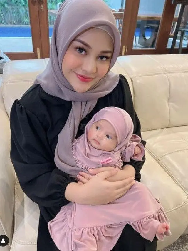 Aurel Hermansyah bersama Ameena Hanna Nur Atta. (Foto: Instagram/ashanty_ash)