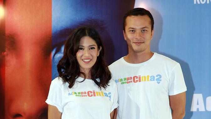 Awas Baper Ini Puisi Nicholas Saputra Di Aadc 2 News Entertainment Fimela Com