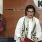 Wakil Pimpinan KPK Basaria Panjaitan dan juru bicara, Febri Diansyah memberi keterangan pers terkait barang bukiti uang OTT Bupati Mesuji Khamami senilai Rp 1,2 M di gedung KPK, Jakarta, Kamis (24/1). KPK menetapkan 5 tersangka. (merdeka.com/Dwi Narwoko)