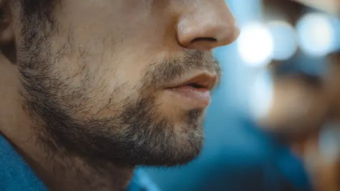 Pria berjenggot tipis/copyright Pexels.com