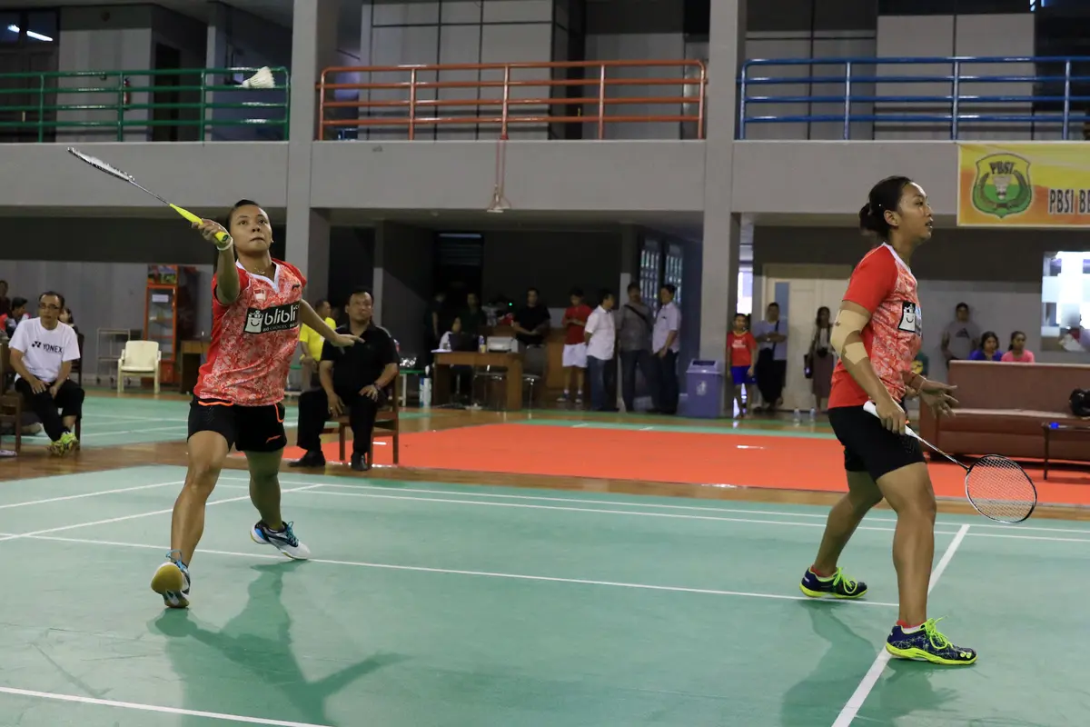 Della Destiara Haris/Rosyita Eka Putri Sari 