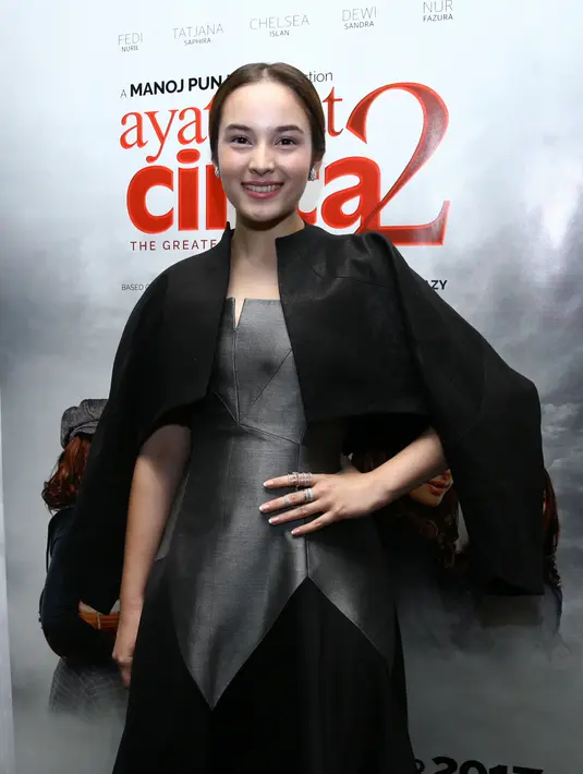 Menurutnya banyak pesan positif dari film Ayat-Ayat Cinta 2. Dikatakan Fedi, Ayat-Ayat Cinta 2 sangat kental dengan makna cinta, tak hanya pada pasangan, tapi juga pada sesama manusia. (Nurwahyunan/Bintang.com)
