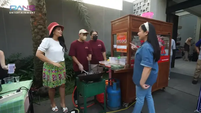 [Fimela] Nagita Slavina dan Titi Kamal