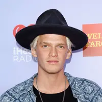 Cody Simpson penyanyi kelahiran 1997, mempunyai ciri khas tersendiri yang membuat kaum hawa begitu menyukai pesona yang dimiliki oleh Cody Simpson. (AFP/Bintang.com)