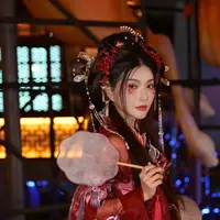 Sarwendah Tampil Serba Merah Bak Pemeran Dracin Wuxia saat liburan ke China. [@sarwendah29]