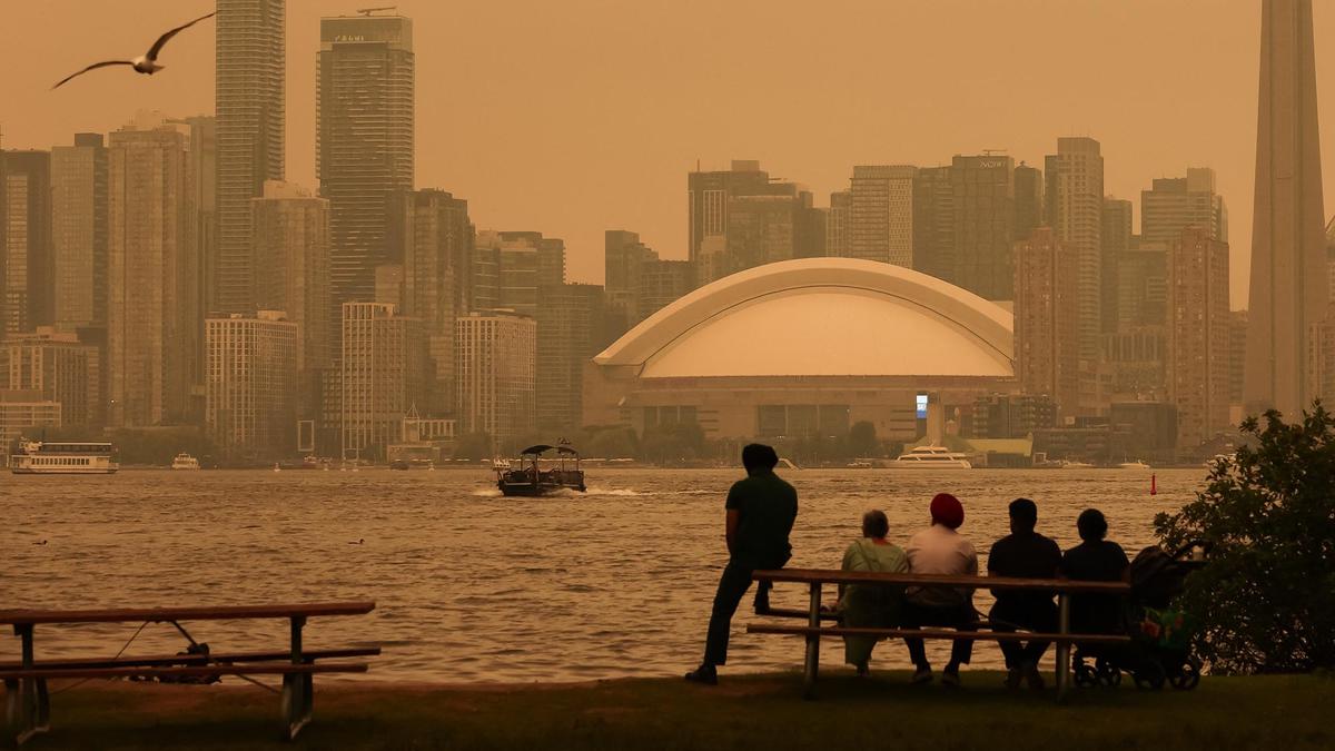 Langit Kota Toronto Berubah Kekuningan akibat Asap Kebakaran Hutan