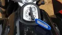 Top 3: Jangan Putar Kunci Motor dan Menghindari Pelemparan Batu