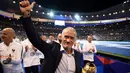 Pelatih Prancis, Didier Deschamps merayakan gelar juara Piala Dunia 2018 setelah menjuarai laga final melawan Kroasia pada partai final di Luzhniki Stadium, Moscow, Rusia, 15 Juli 2018. (AFP/Franck Fife)
