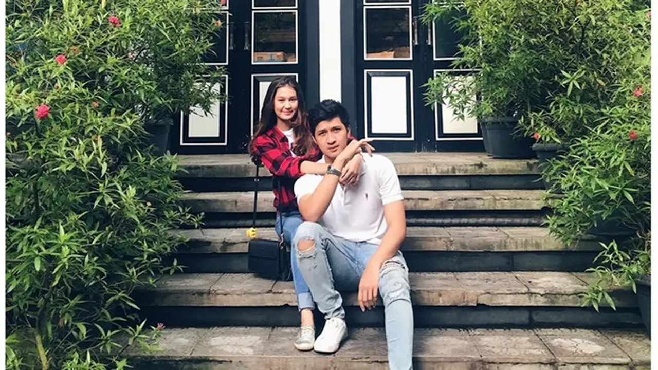 Main Sinetron Bareng, Ini 7 Potret Mesra Zoe Jackson dan Aditya Zoni