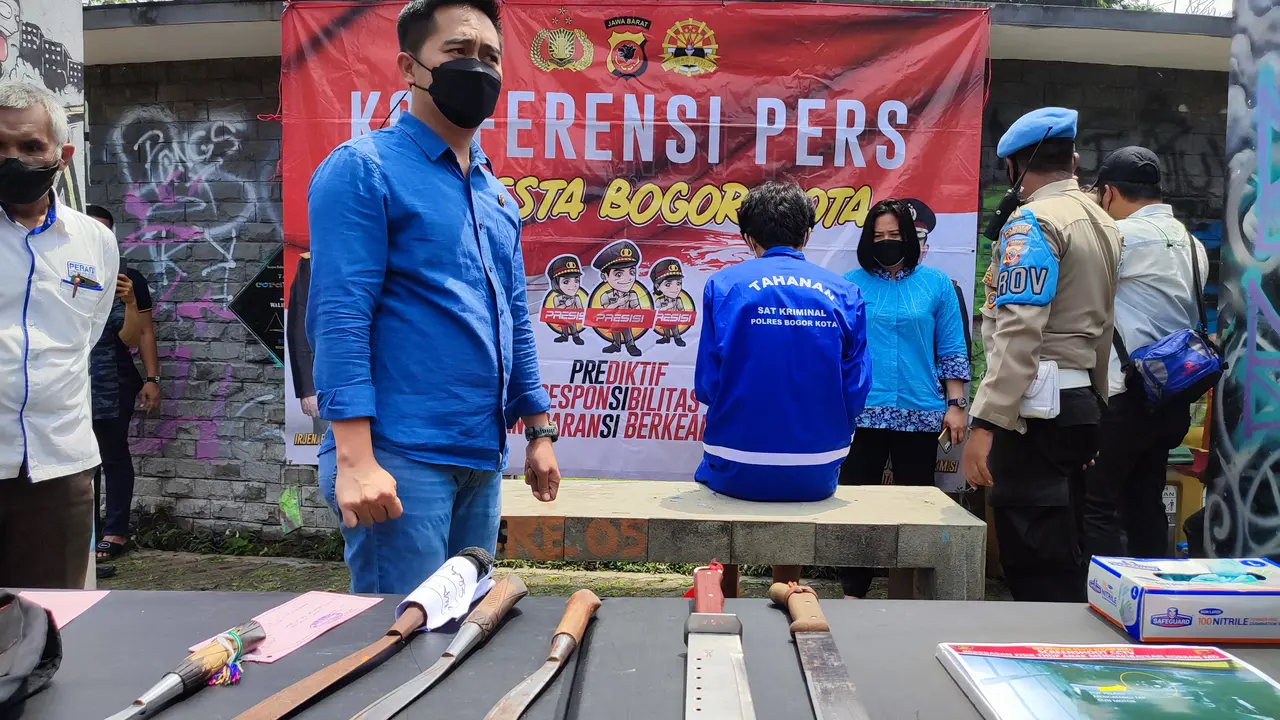 Polisi meringkus pelaku pembunuhan seorang remaja di Jalan Palupuh Raya, Bogor Utara, Kota Bogor, Jawa Barat.