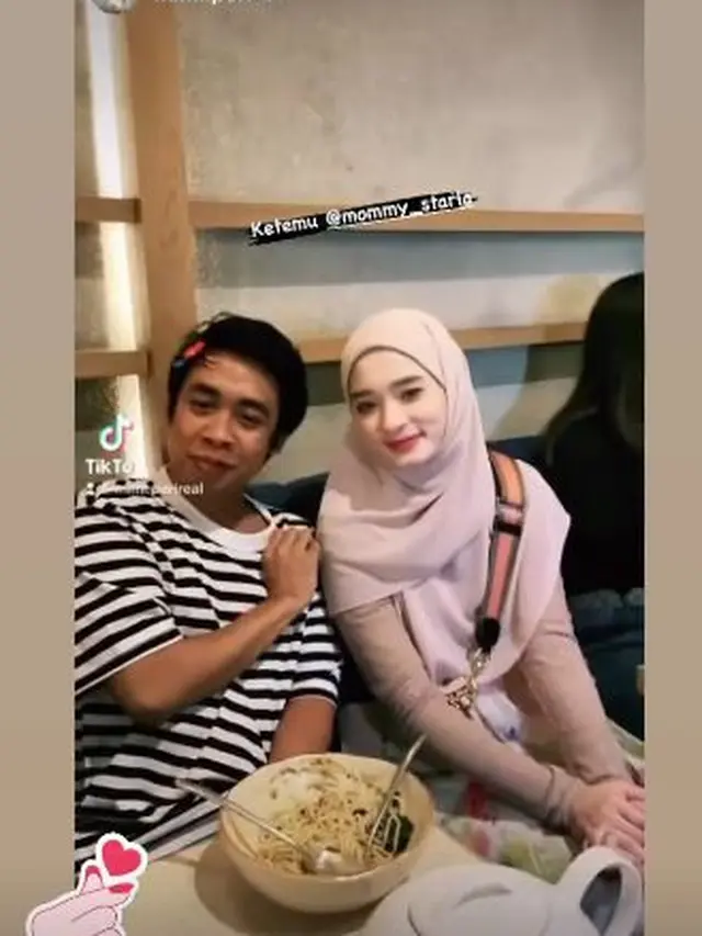 6 Potret Inara Rusli Putuskan Lepas Cadar, Parasnya yang Menawan Bikin Kagum