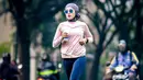 <p>Meski cukup lama tak muncul di layar kaca, namun Soraya Larasati tetap aktif di media sosial. Bahkan, melalui akun Instagram pribadinya, wanita 35 tahun ini justru semakin aktif berolahraga. (Liputan6.com/IG/@sorayalarasat1)</p>