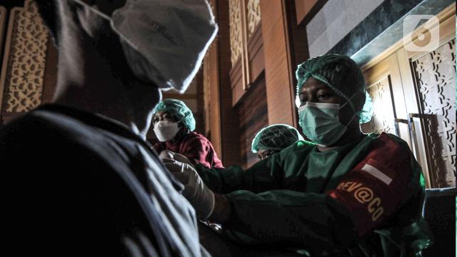 FOTO: Vaksinasi COVID-19 di Indonesia Capai 32,1 Persen