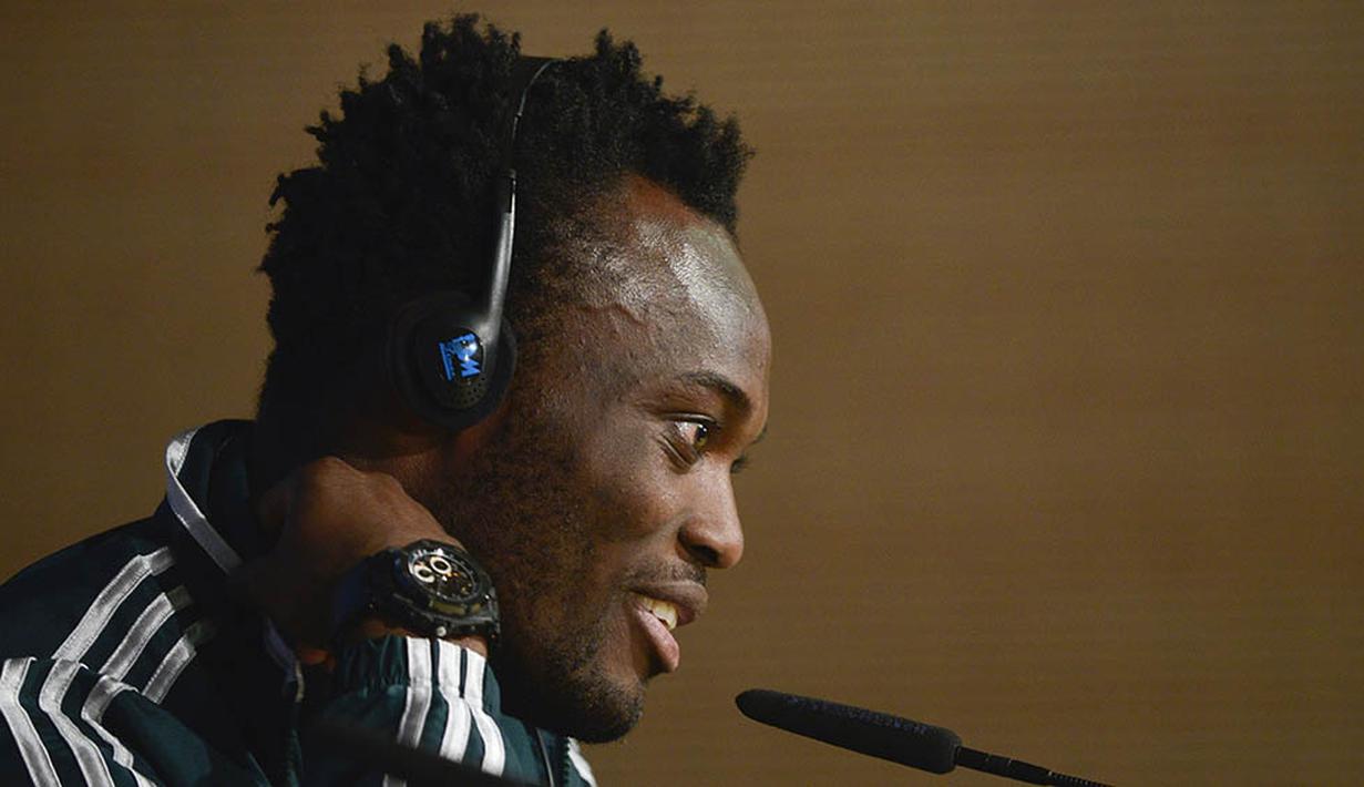 5. Michael Essien (Ghana), mantan gelandang bertahan Chelsea ini diperkirakan memiliki kekayaan mencapai 328 miliar rupiah. Dirinya juga pernah memecahkan rekor transfer pemain Afrika termahal saat pindah dari Lyon ke Chelsea. (AFP/Pedro Armestre)