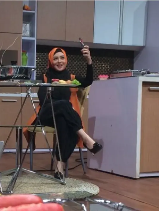 Apakah dengan kegagalan pernikahan pertamanya yang berakahir pada 2012 silam itu membuatnya menjadi trauma? Ia hanya bisa menjawab, bahwa tidak ingin tersakiti lagi oleh pasangannya. (Instagram/terryputri)