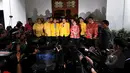 Ketua umum Partai Golkar versi Munas Ancol, Agung Laksono memberikan keterangan pers saat berkunjung ke kediaman Megawati Soekarnoputri, Menteng, Jakarta, Senin (16/3/2015). (Liputan6.com/Johan Tallo)