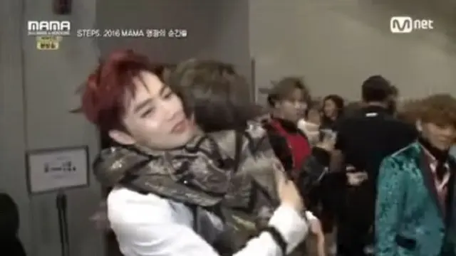 [Bintang] Suho EXO dan V BTS