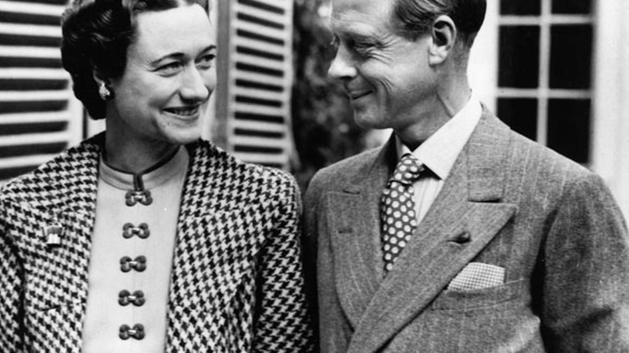 Edward VIII turun takhta demi nikahi janda