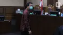 Terdakwa eks Wakil Ketua DPR RI Azis Syamsuddin saat menjalani sidang di Pengadilan Tipikor, Jakarta, Senin (6/12/2021). Azis menjalani sidang perdana pembacaan surat dakwaan JPU KPK terkait dugaan suap pengurusan perkara yang sedang ditangani KPK di Lampung Tengah. (Liputan6.com/Angga Yuniar)