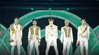 SHINee berhasil menghipnotis penggemar di Tiongkok dengan penampilan memukaunya. Seperti apa ceritanya? [foto: Korea Star Daily].