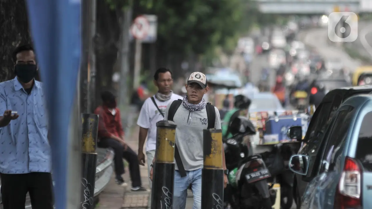 Warga Jakarta Beraktivitas Tanpa Masker di Tengah Corona