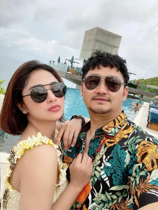 <p>Dewi Perssik diketahui menikah dengan Angga Wijaya pada 10 September 2017 lalu. Selama lebih dari empat tahun perkawinan, keduanya belum dikaruniai anak. (FOTO: instagram.com/anggawijaya88/)</p>