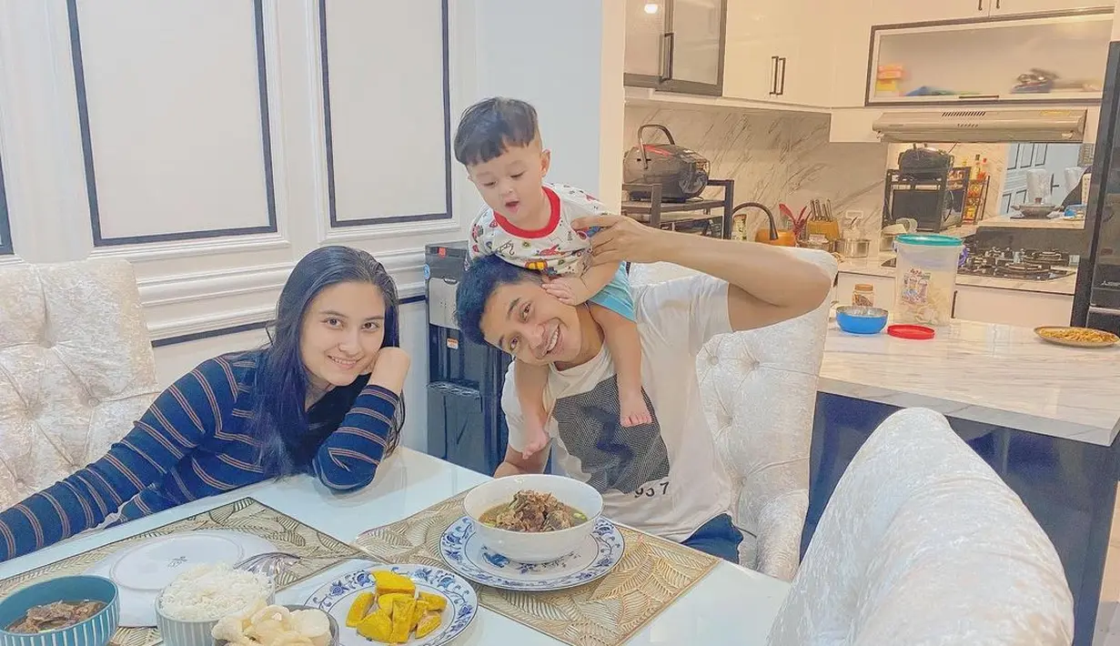 Rumah Adly Fairuz dan Angbeen Rishi (Instagram/angbeenrishi)