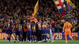 Hasil 2-0 tersebut membuat Barcelona tak terkejar di puncak klasemen sementara dengan raihan 91 poin atau terpaut 14 angka dari Real Madrid dalam tiga laga tersisa. (AFP/Josep Lago)