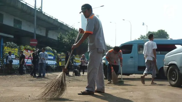 Petugas Masih Temukan Bagian Tubuh Pelaku Bom Kampung Melayu