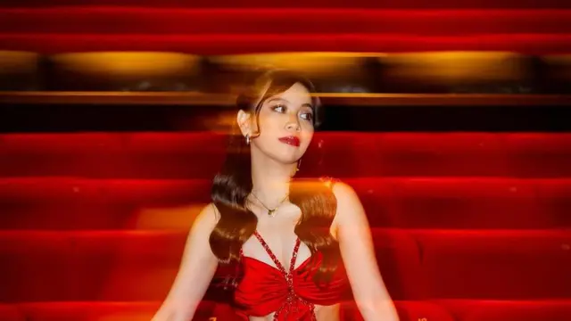 Penampilan Frislly Herlind dalam acara Gala Premier. (credit:instagram.com/itsme.frisllyherlind/didi