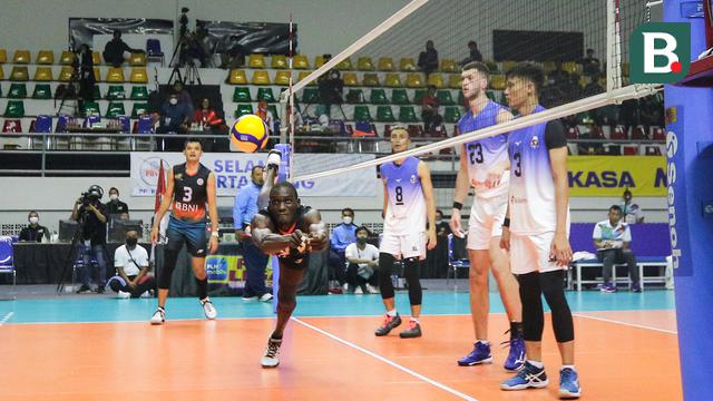 Foto: Diwarnai Protes, Jakarta BNI 46 Menangkan Laga Sengit Kontra Surabaya Bhayangkara Samator di Laga Lanjutan PLN Mobile Proliga 2022