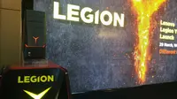 Penampakan Lenovo Legion YZ20 Tower di acara peluncuran, Kamis (29/3/2018). Liputan6.com/ Tommy Kurnia