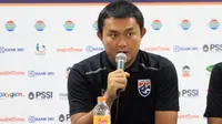 Pelatih Thailand, Thongchai Rungreangleas bicara jelang final Piala AFF U-16 2018 melawan Timnas U-16 Indonesia. (Twitter/ASEAN Football)