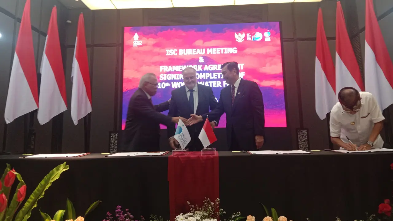 Menteri Koordinator Bidang Kemaritiman dan Investasi, Luhut Binsar Pandjaitan mendapat tugas baru dair Presiden Jokowi, yaitu menjadi Ketua Dewan Sumber Daya Air Nasional.