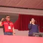 Sekjen PDIP Hasto Kristiyanto dan Ketua DPP PDIP Puan Maharani dalam gladi bersih acara puncak Bulan Bung Karno di GBK, Jumat (23/6/2023). (Liputan6.com/ Nanda Perdana Putra)
