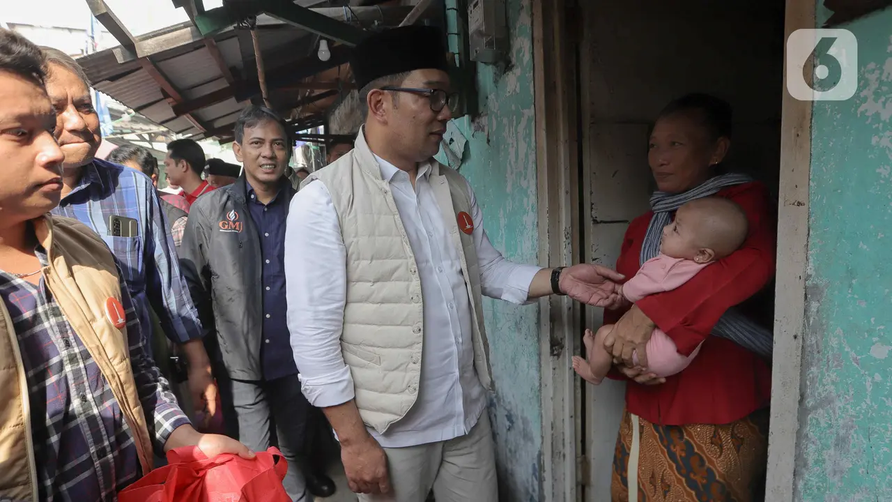 Sambangi Kampung Luar Batang, Cagub Ridwan Kamil Cek Tanggul Laut Jakarta