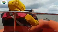Tim SAR gabungan terus menyisir perairan Teluk Balikpapan untuk mencari tiga korban yang belum ditemukan.