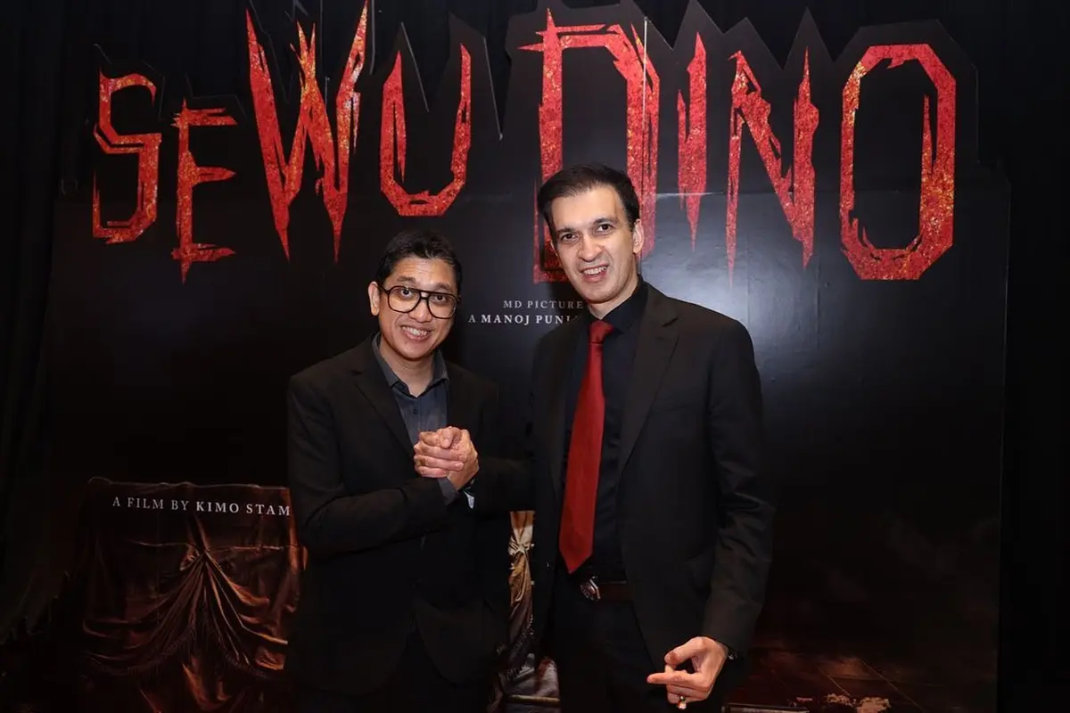 Suasana gala premiere film Sewu Dino di Senayan Park Jakarta, 12 April 2023. (Foto: Dok. Instagram @manojpunjabimd)