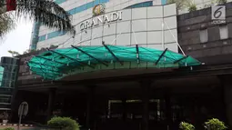 Penampakan Gedung Granadi di Jalan HR Rasuna Said Kuningan, Jakarta, Rabu (21/11). Penyitaan Gedung Granadi dilakukan guna menjalankan putusan MA atas gugatan Kejaksaan Agung terhadap Yayasan Supersemar. (Liputan6.com/JohanTallo)