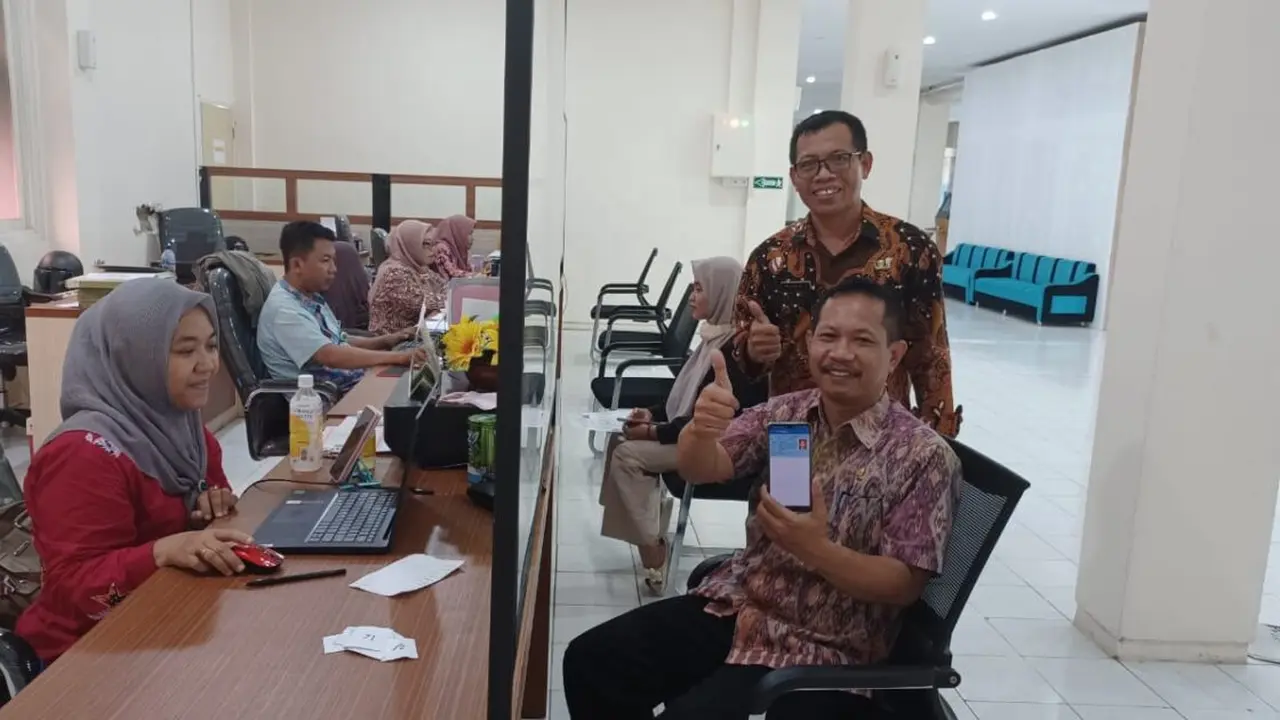 Proses pengurusan KTP Digital di Dinas Kependudukan dan Catatan Sipil Probolinggo (Istimewa)