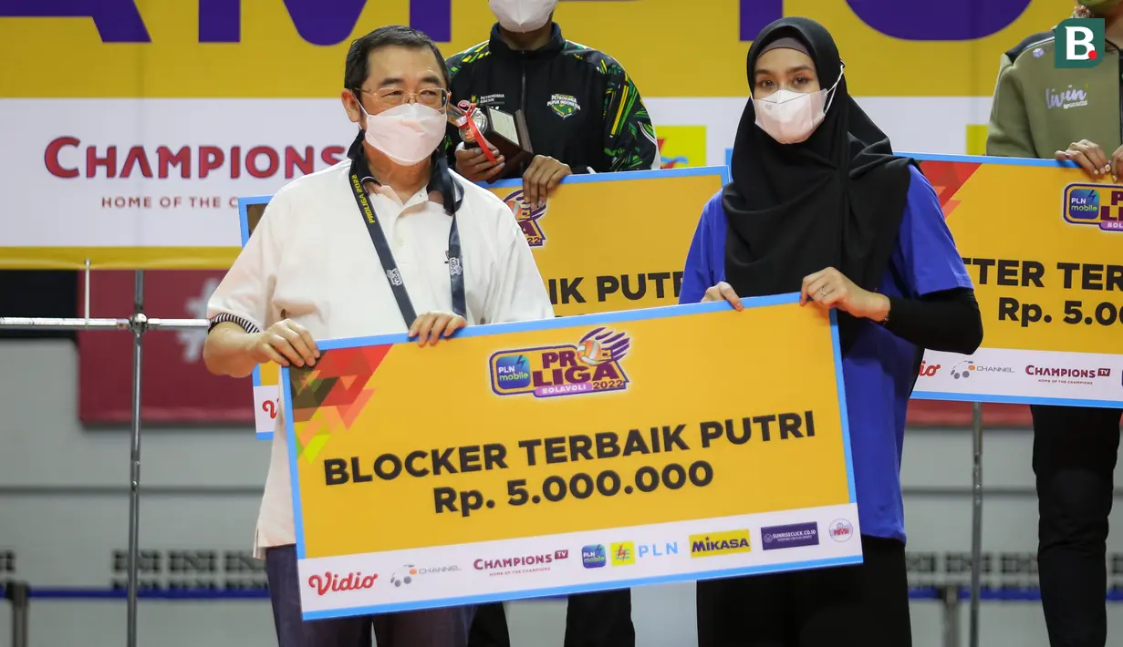 Wakil kedua Bandung Bjb Tandamata yang berhasil meraih salah satu gelar individu terbaik adalah Wilda Siti Nurfadhilah Sugandi. Ia berhasil terpilih sebagai Blocker Terbaik Putri di PLN Mobile Proliga 2022. (Bola.com/Bagasakara Lazuardi)