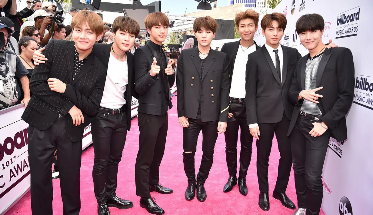 Pada tahun 2017, BTS masuk dalam kategori yang sama. Dan mereka berhasil mengalahkan Selena Gomez, Shawn Mendes, Ariana Grande, dan Justin Bieber. (Foto: ykpop.com)